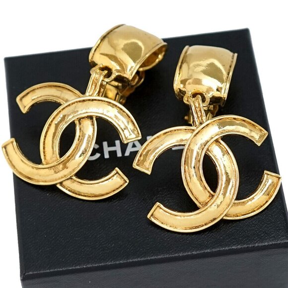 CHANEL CC Logos Drop Dangle Earrings Gold Tone 94P Auth w/Box - Picture 6 of 7